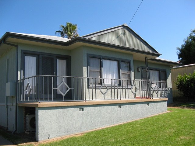 62 Merivale Street TUMUT 1