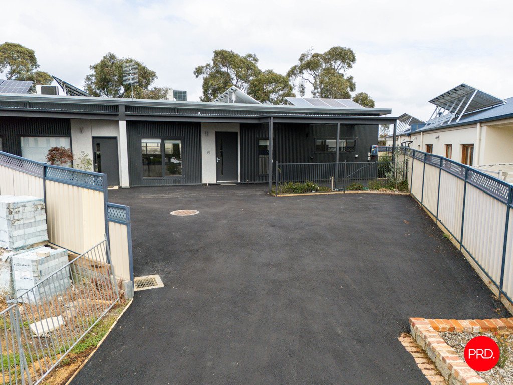 6/2 Murphy Street CASTLEMAINE 2