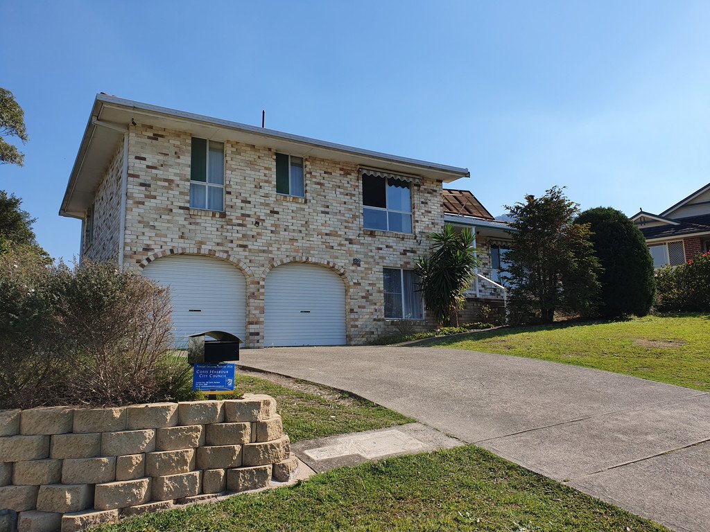 62 Pearce Drive COFFS HARBOUR 1