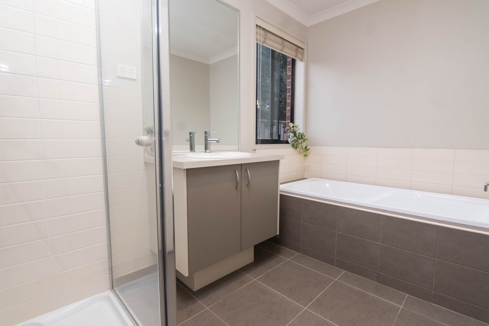 62 Riverview Drive KIALLA 7