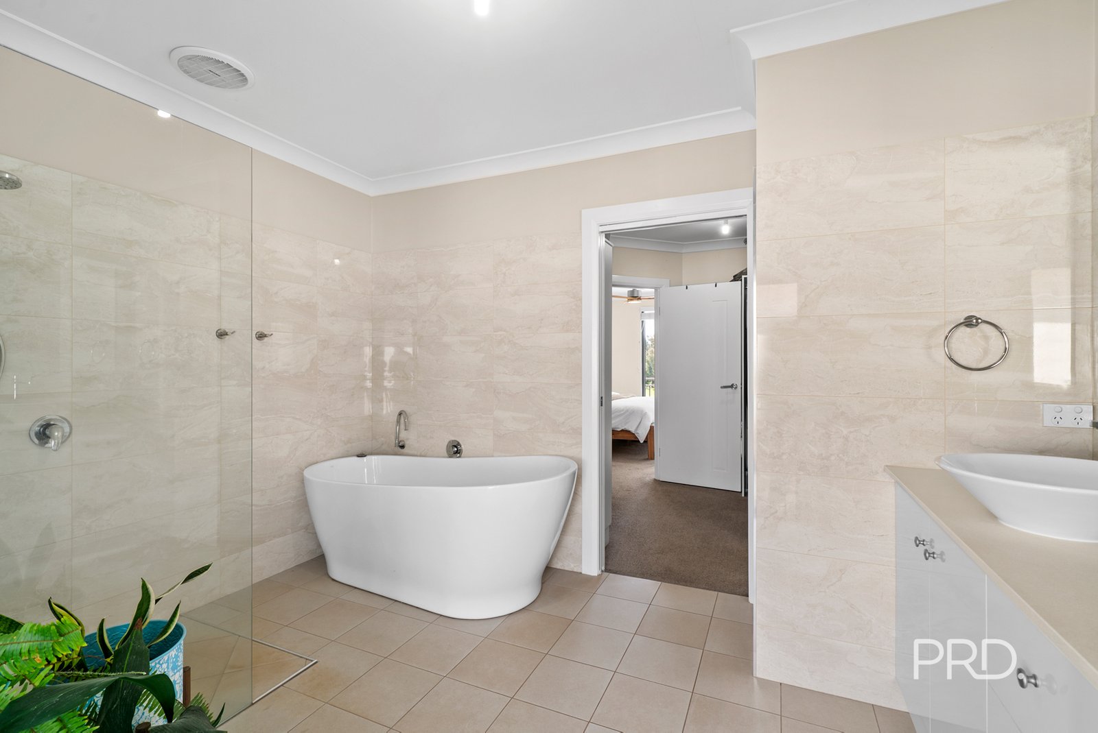62 Riverview Drive MOORONG 18