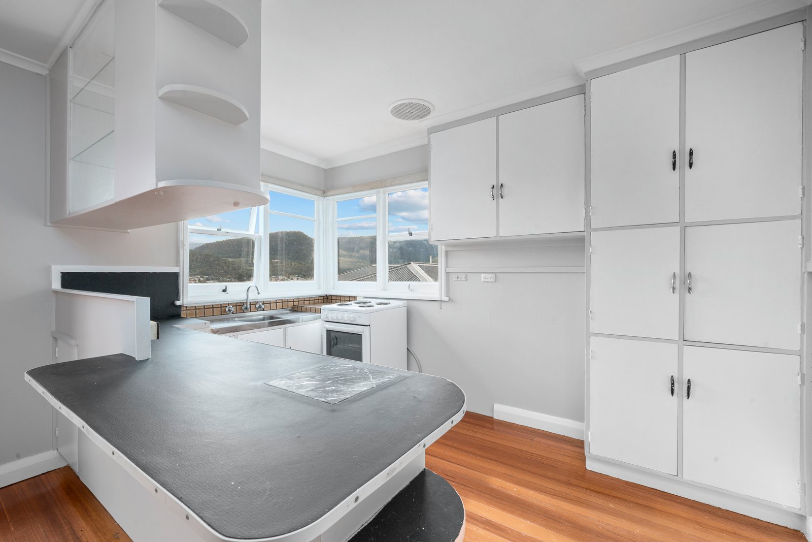 62 Sharland Avenue NEW NORFOLK 12