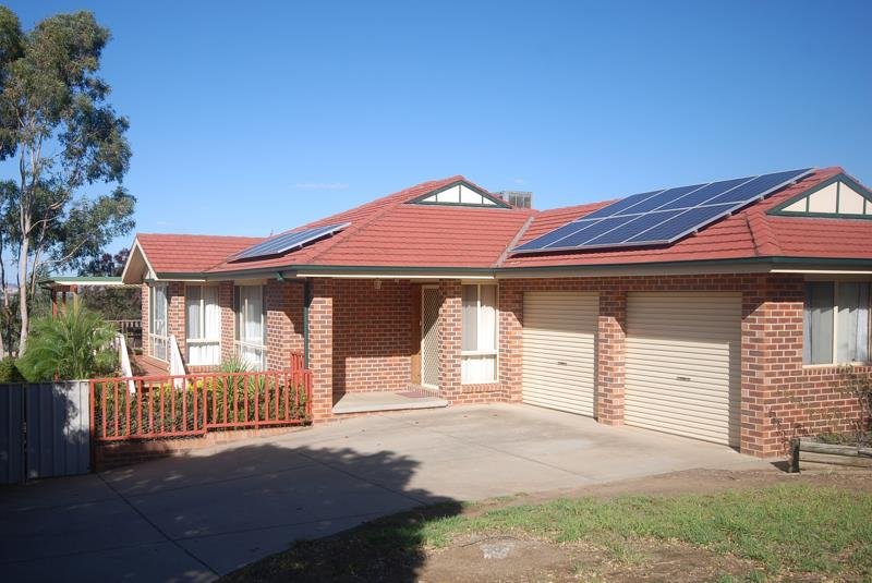 62 Simkin Crescent WAGGA WAGGA 1