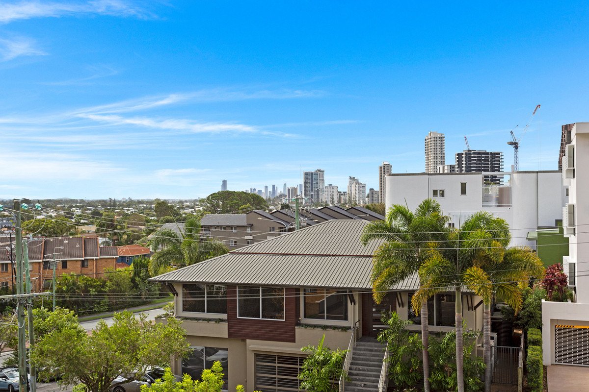 6/2 Stanley Street BURLEIGH HEADS 3