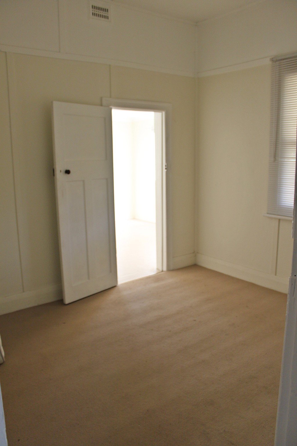 62 The Parade TUMBARUMBA 8