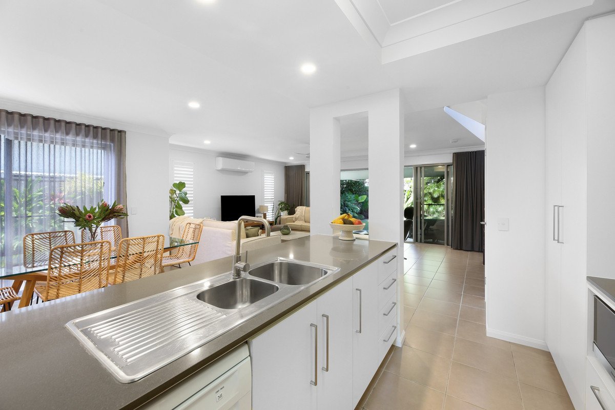 62 Venice Street Burleigh Waters 9