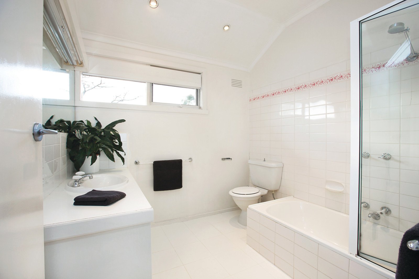 62 Warburton Road, Canterbury, VIC