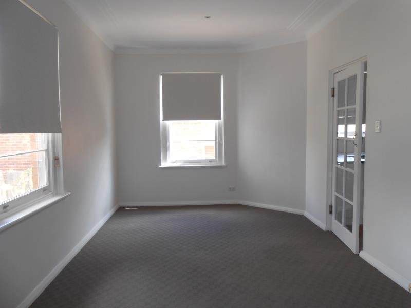 62 White Street TAMWORTH 4