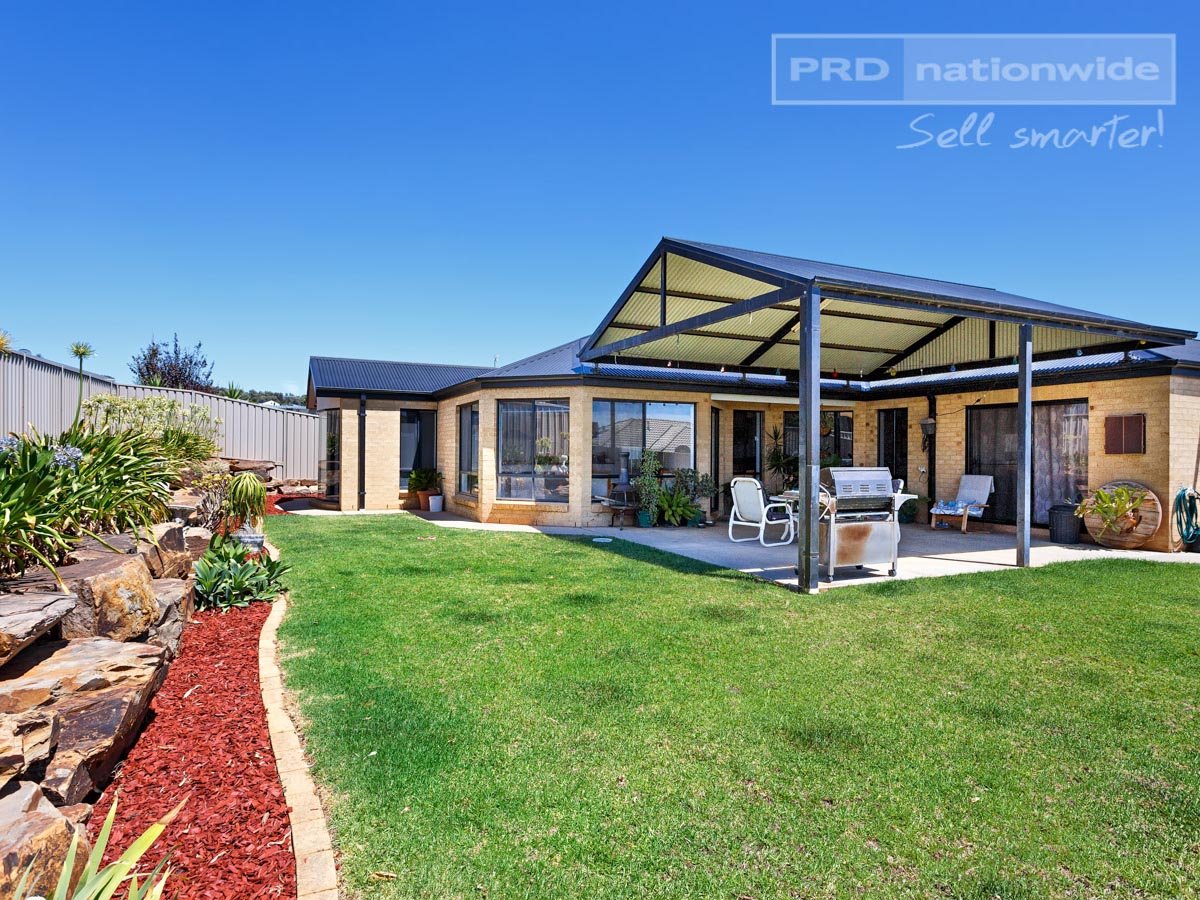 62 Yarrawah Crescent BOURKELANDS 4