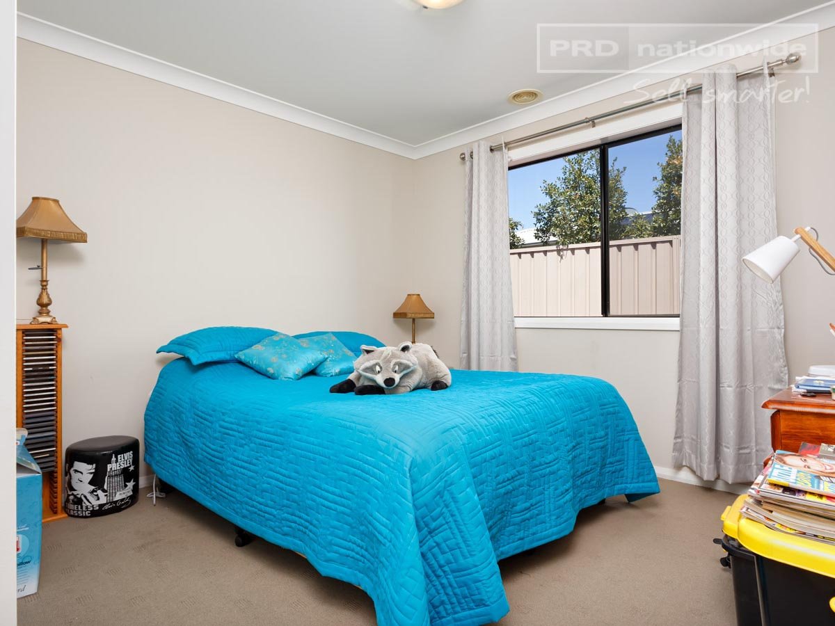 62 Yarrawah Crescent BOURKELANDS 11