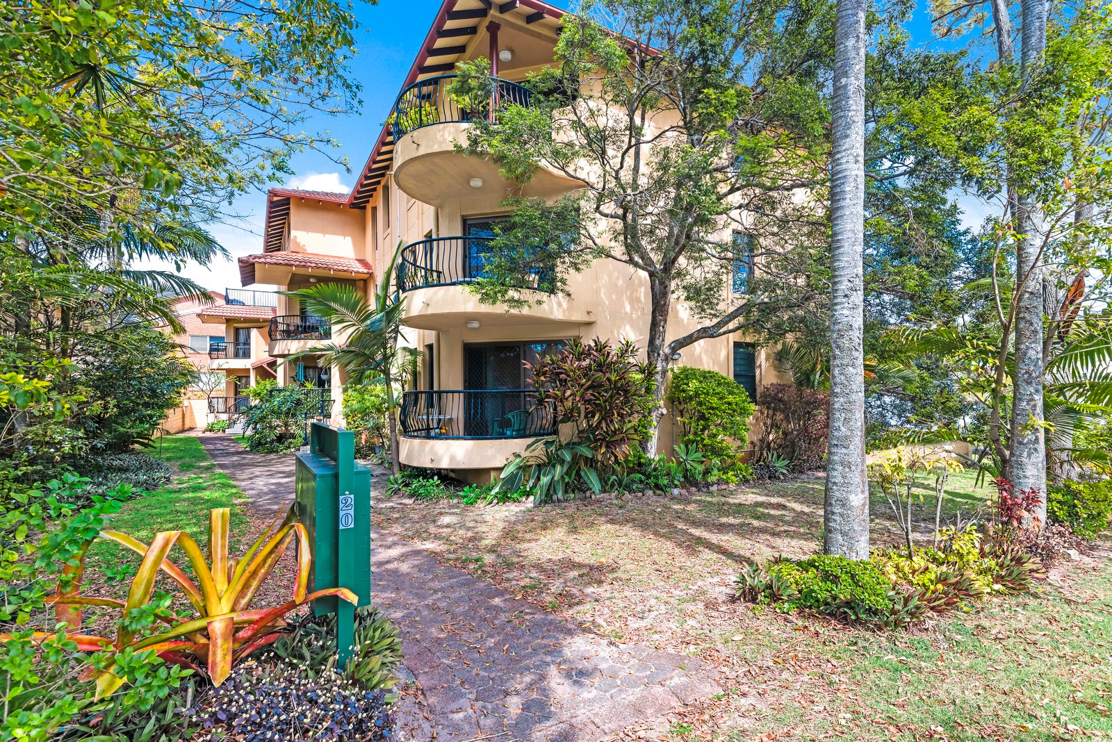 6/20 Fifteenth Avenue PALM BEACH 2
