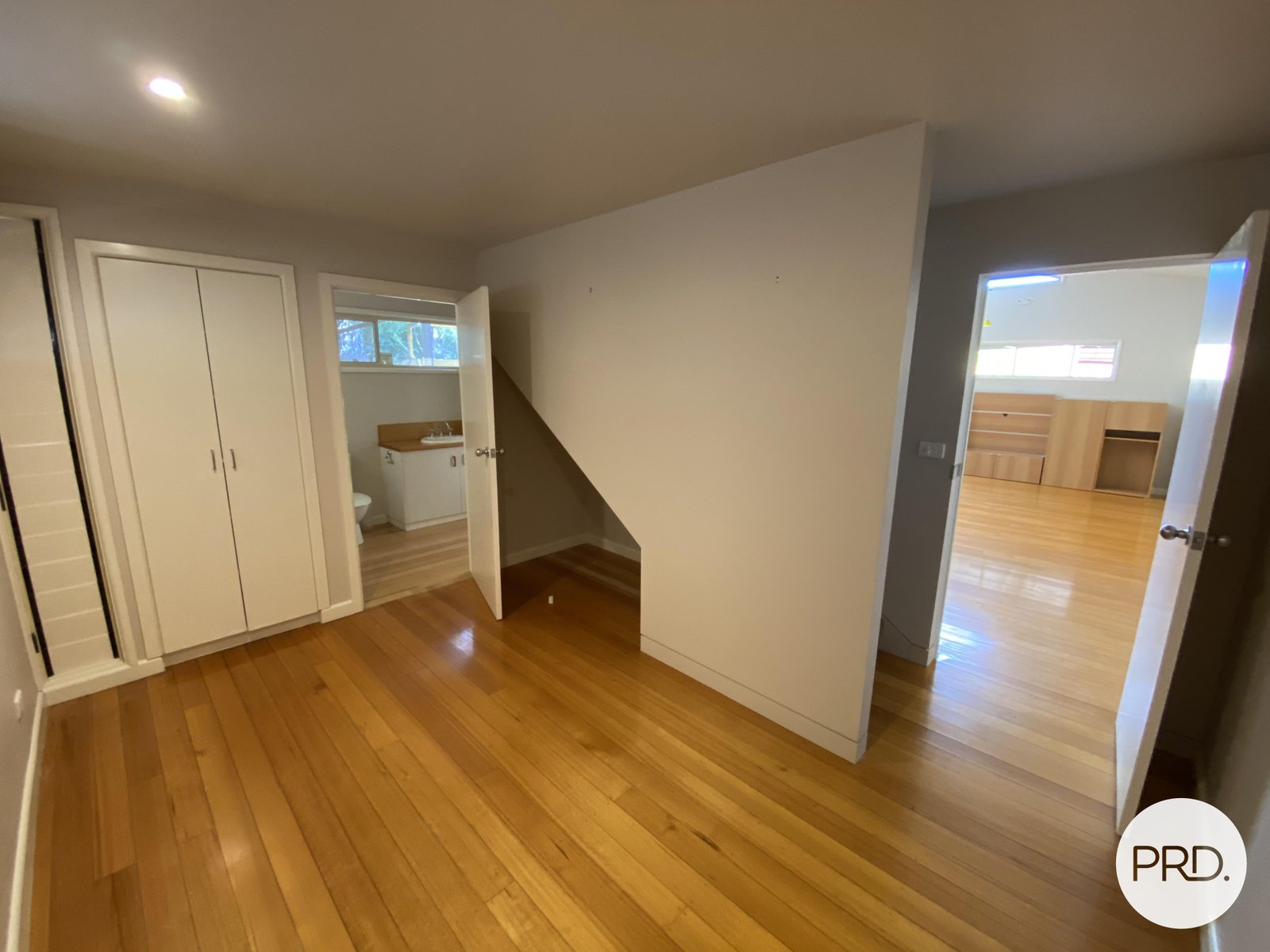 620 Lindsay Avenue ALBURY 9