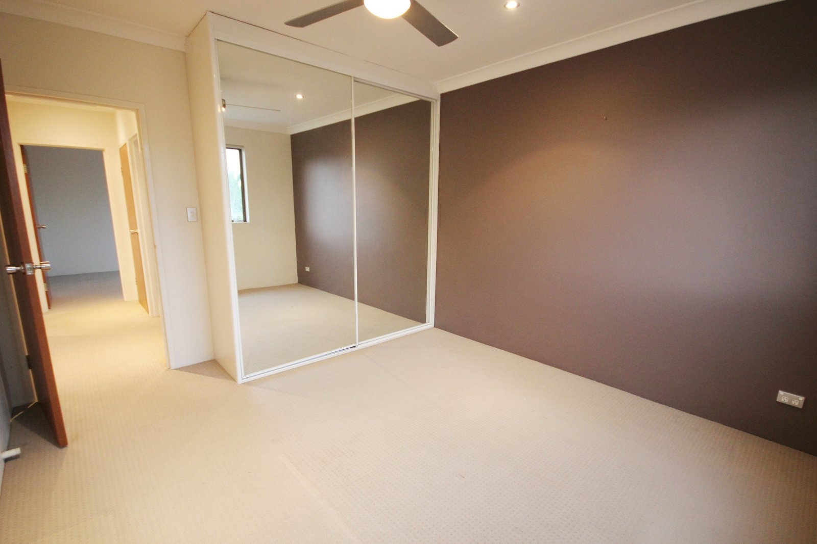 6/20 Oxford Street MORTDALE 4