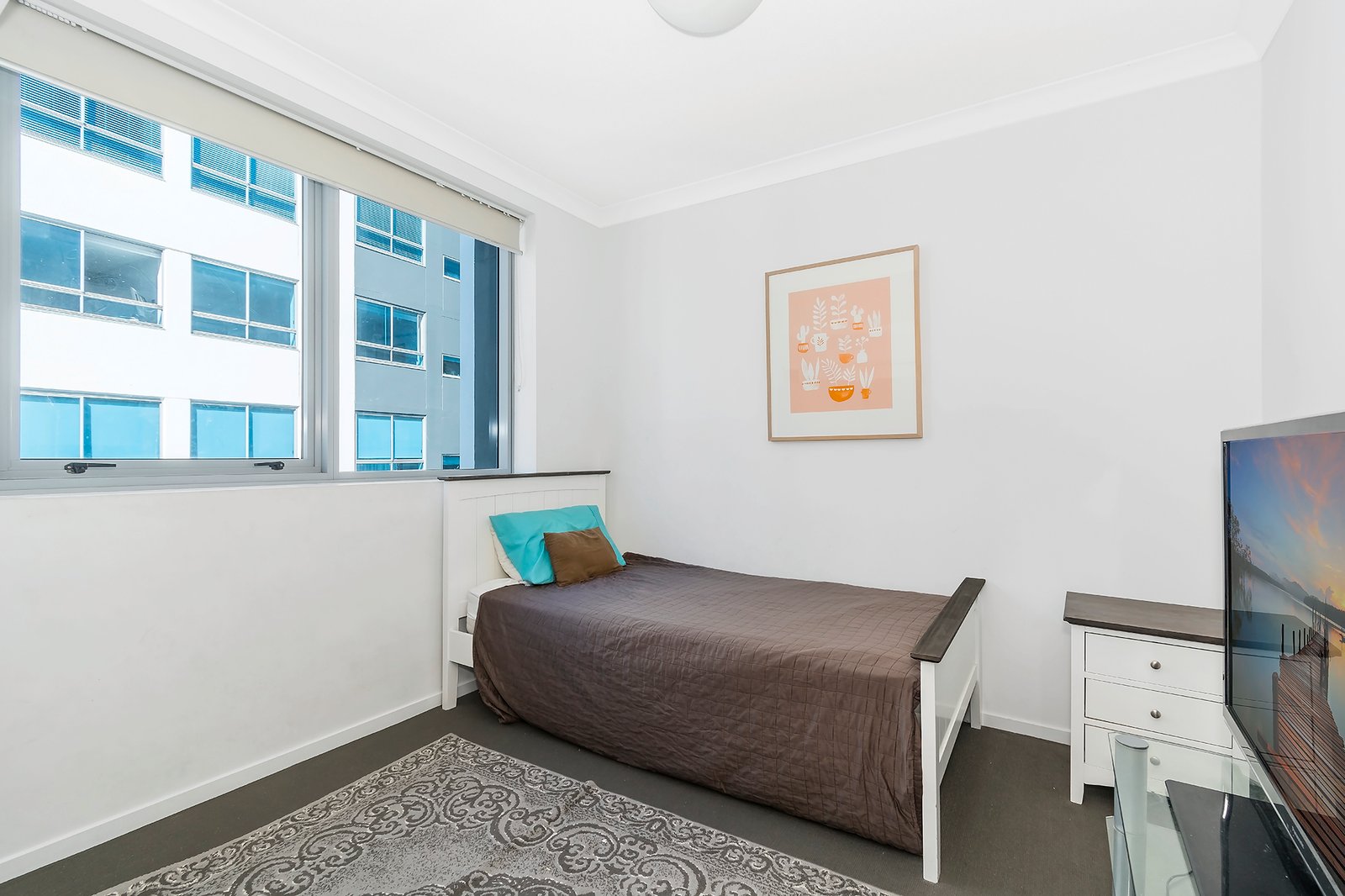 620/19 Imperial Parade LABRADOR 9