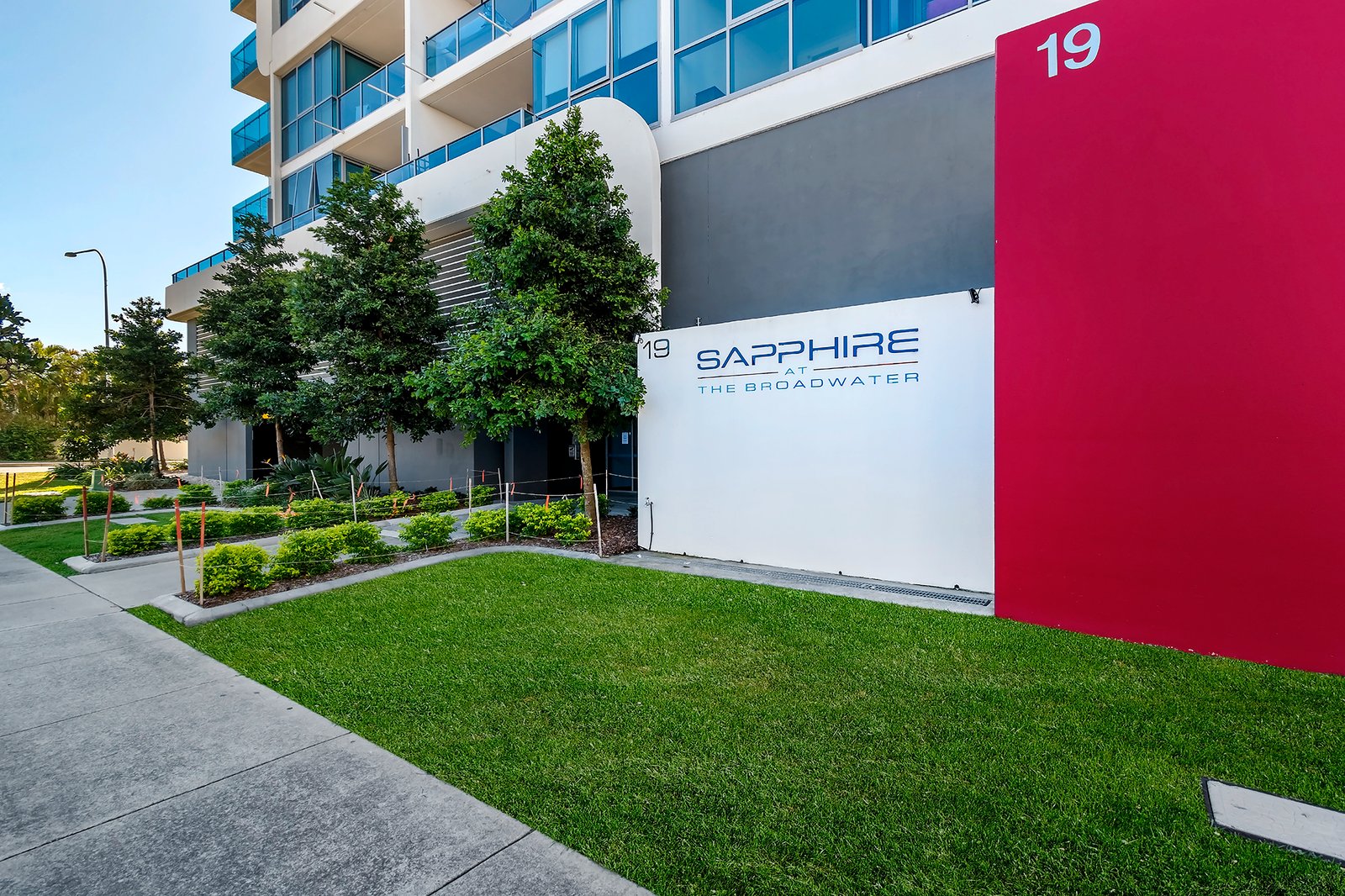 620/19 Imperial Parade LABRADOR 12