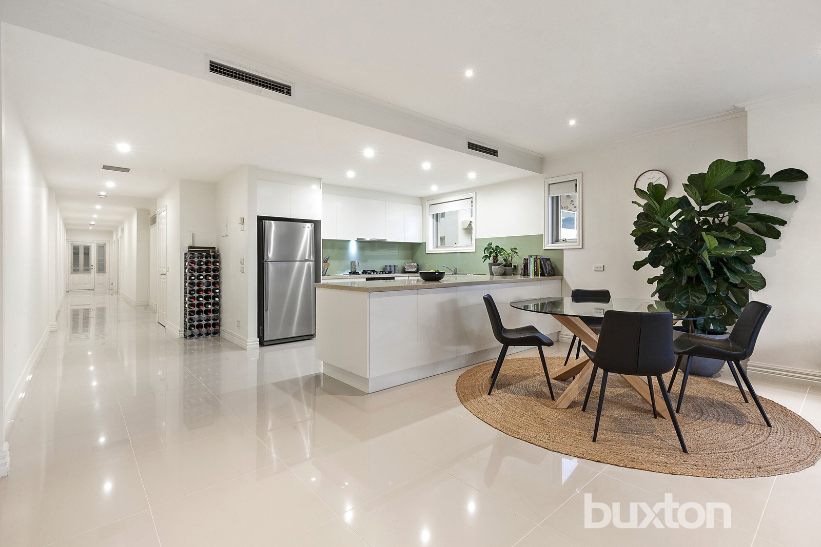 Gallery: 6/202 Beach Road