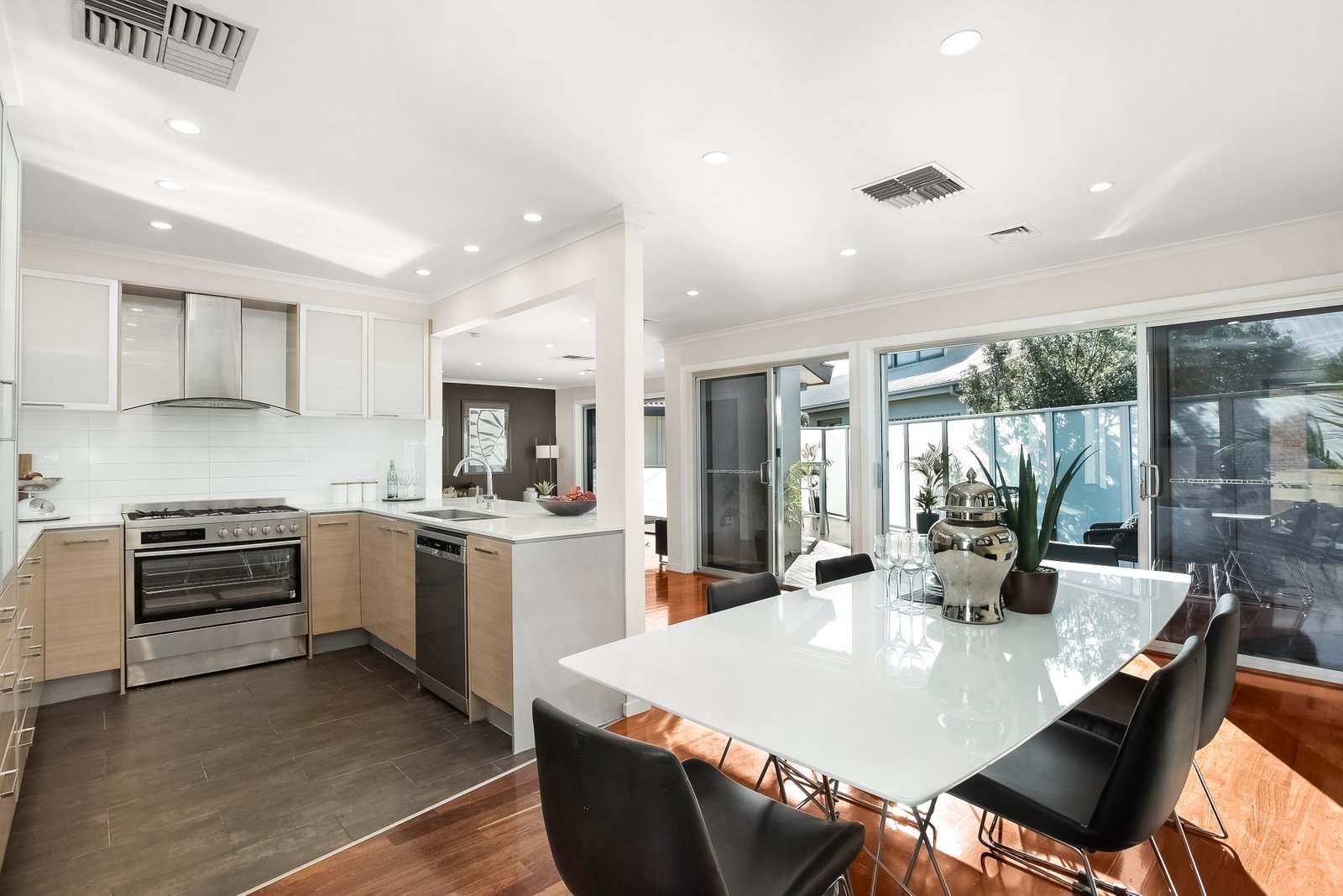 Gallery: 6/202 Nepean Highway