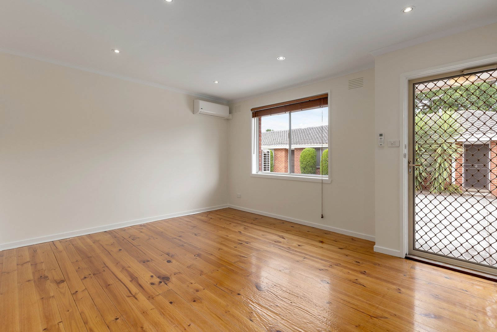 Gallery: 6/21-23 Kinross Street