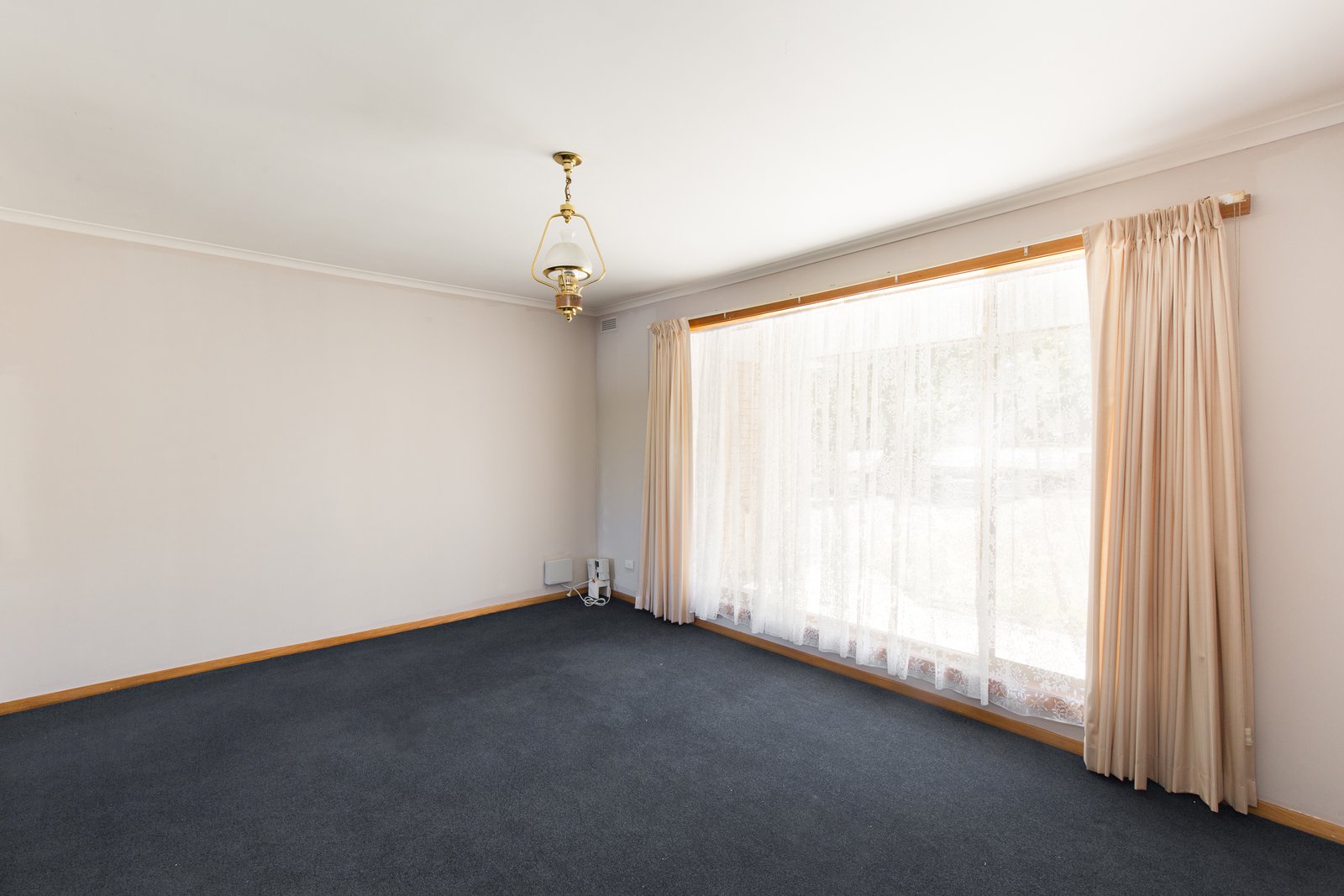 Gallery: 621 Armstrong Street North