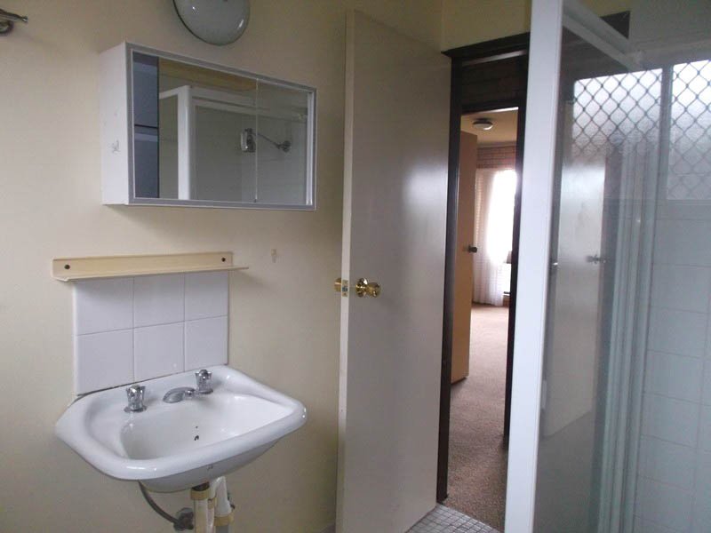 6/21 Nordlingen Drive TOLLAND 5