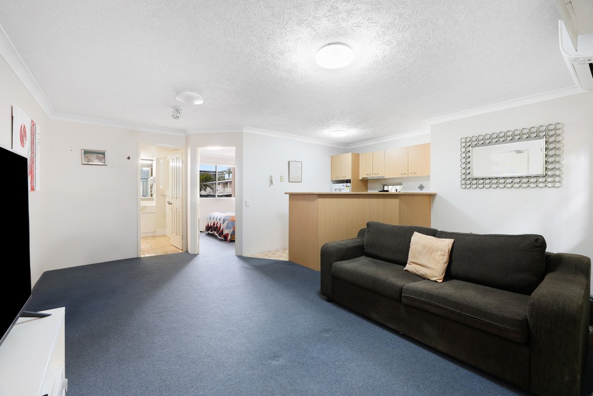 6/21 Peerless Avenue Mermaid Beach 3