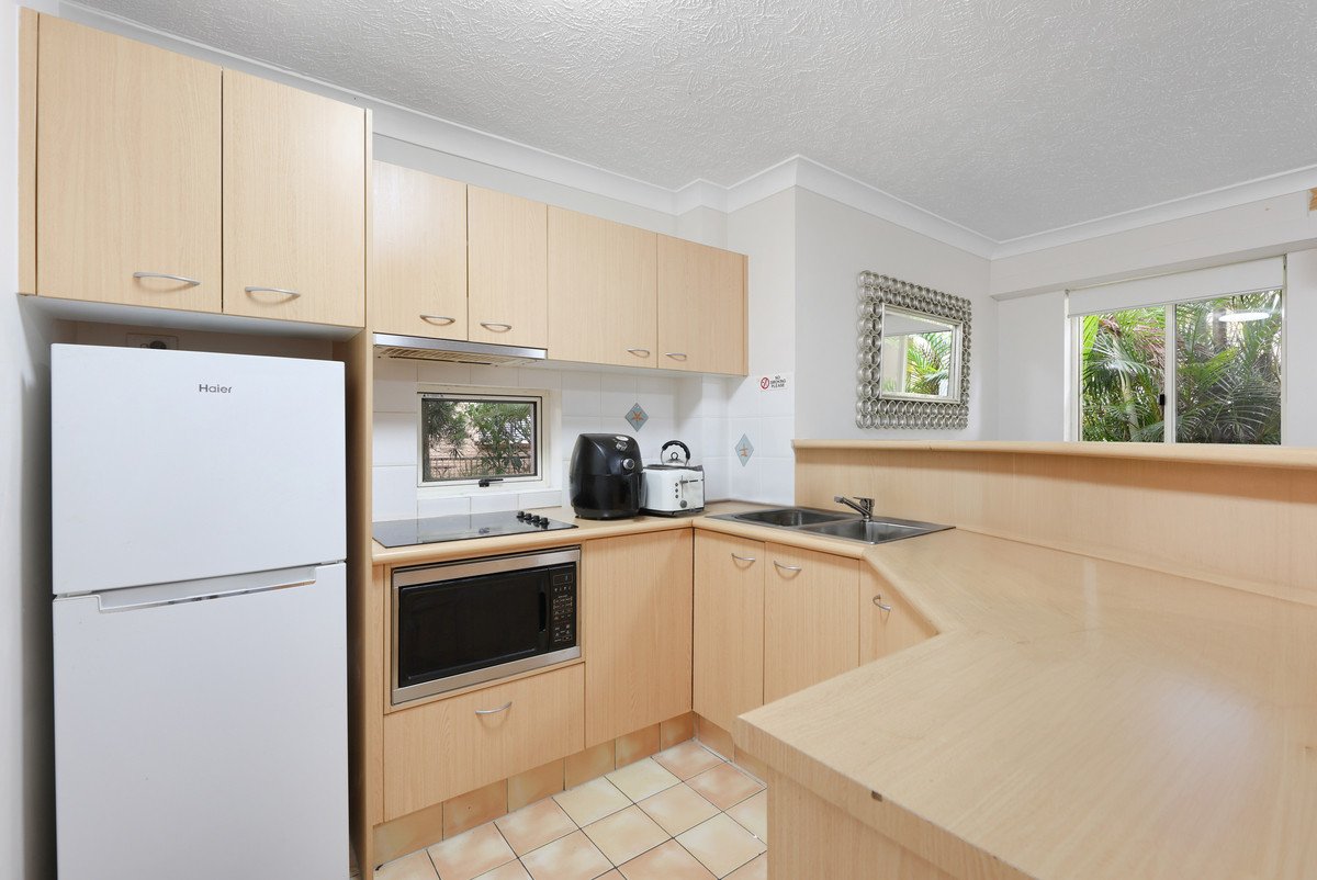 6/21 Peerless Avenue Mermaid Beach 5