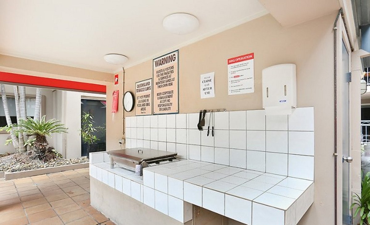 6/21 Peerless Avenue MERMAID BEACH 7