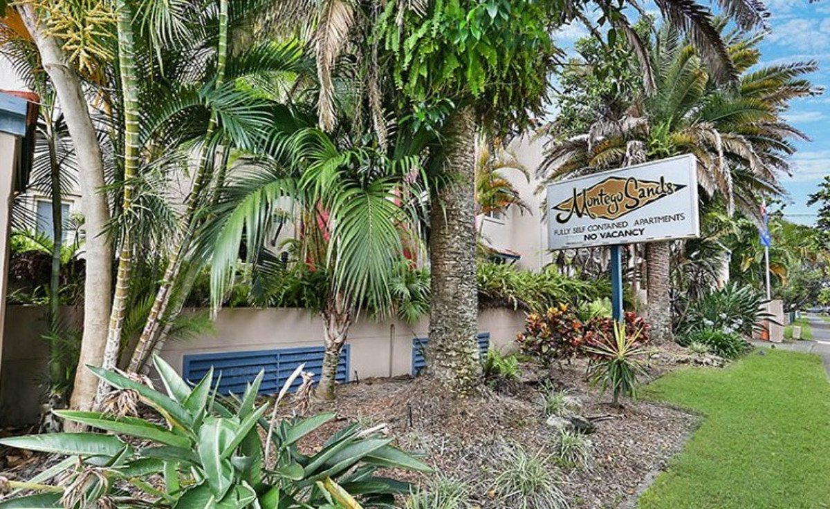 6/21 Peerless Avenue MERMAID BEACH 13