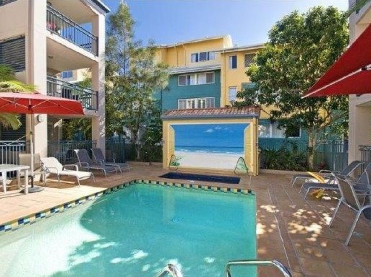 6/21 Peerless Avenue MERMAID BEACH 5