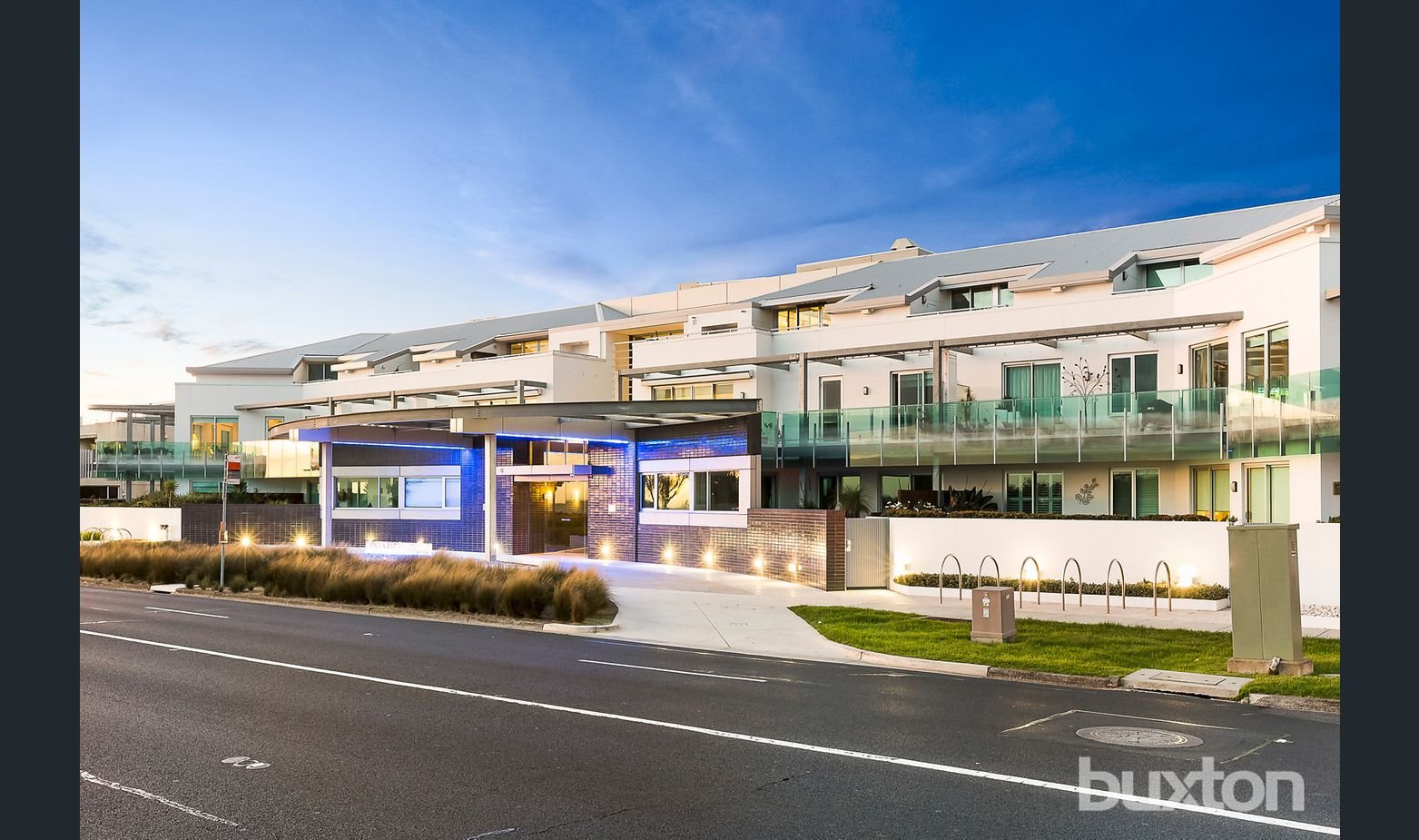 62/15 Beach Road,
                        
                    
                    
                        
                            Hampton