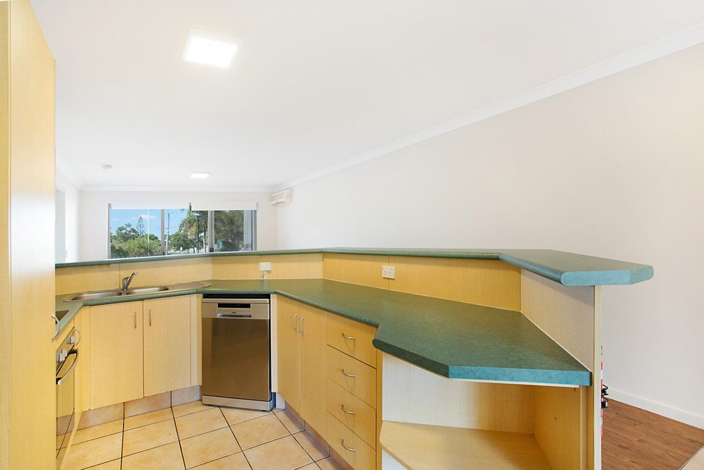 62/150 Marine Parade SOUTHPORT 4