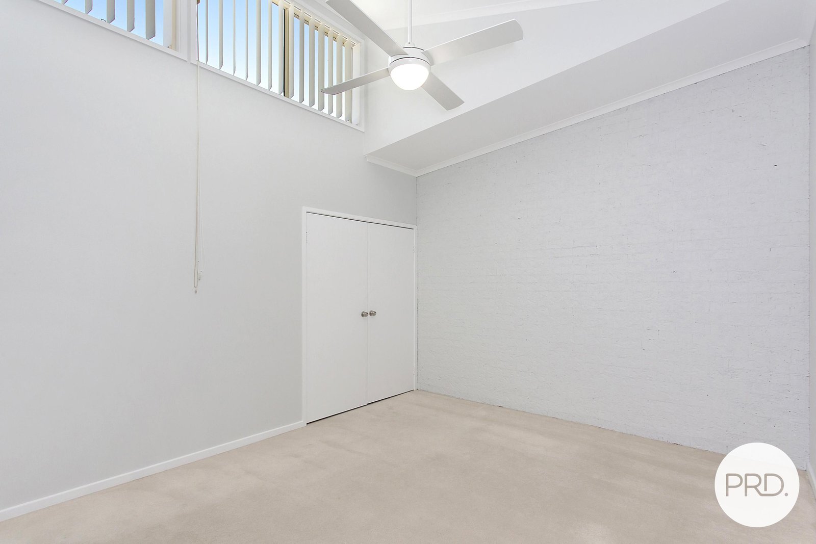 6/22 Lake Street LAURIETON 12