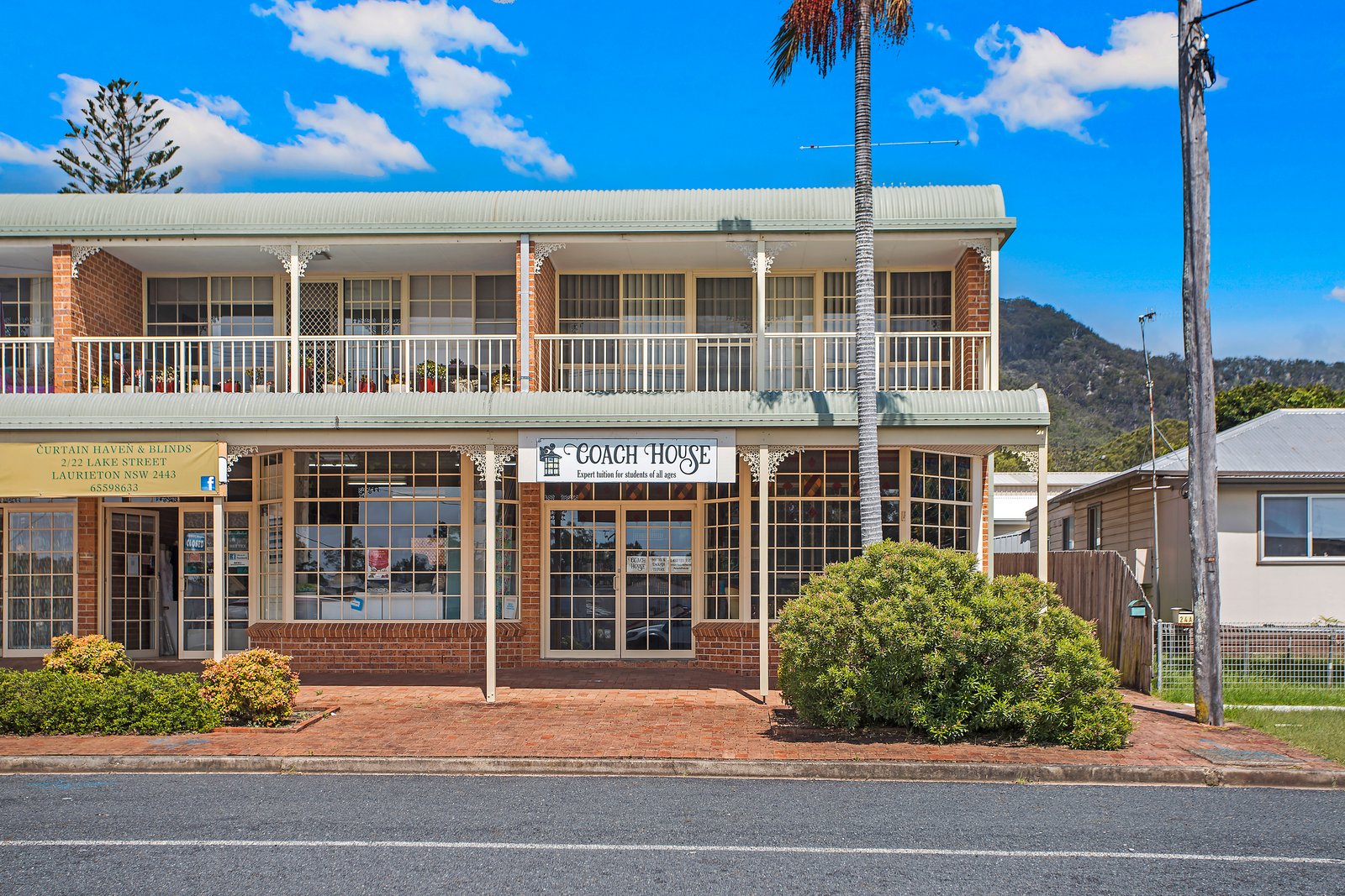 6/22 Lake Street LAURIETON 1