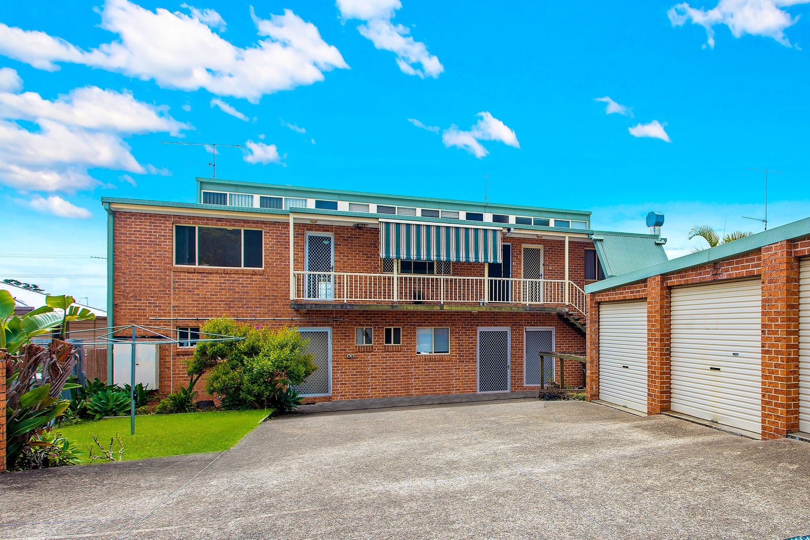 6/22 Lake Street LAURIETON 8
