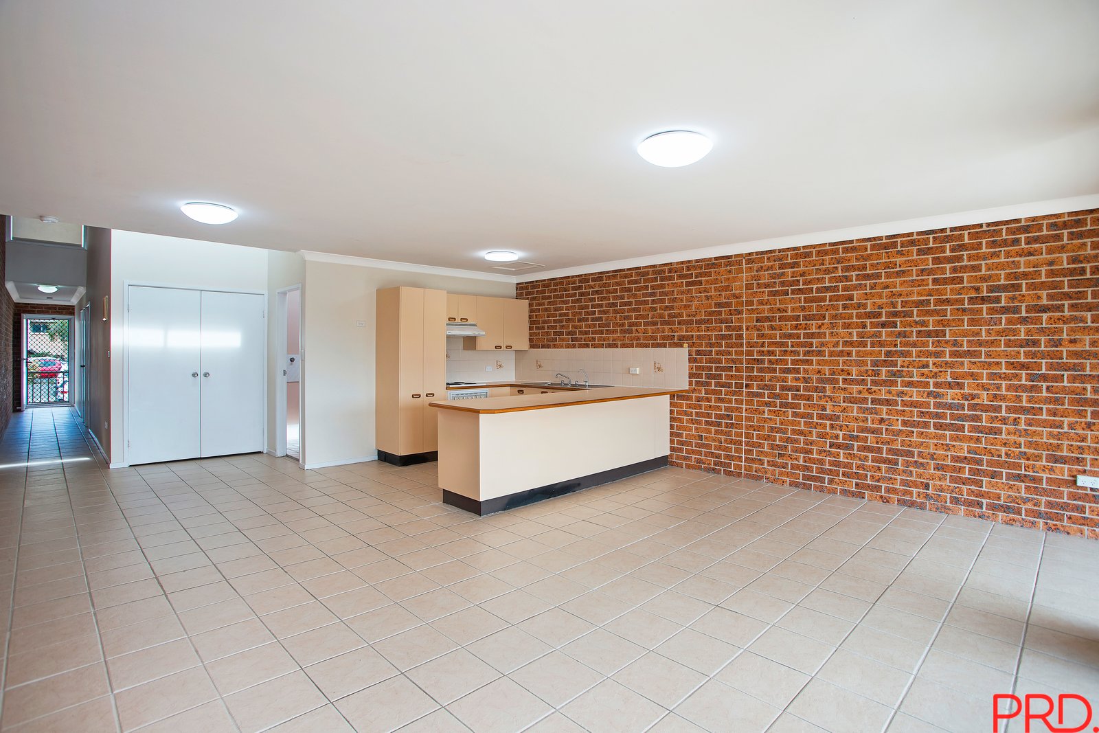 6/22 Lake Street LAURIETON 5