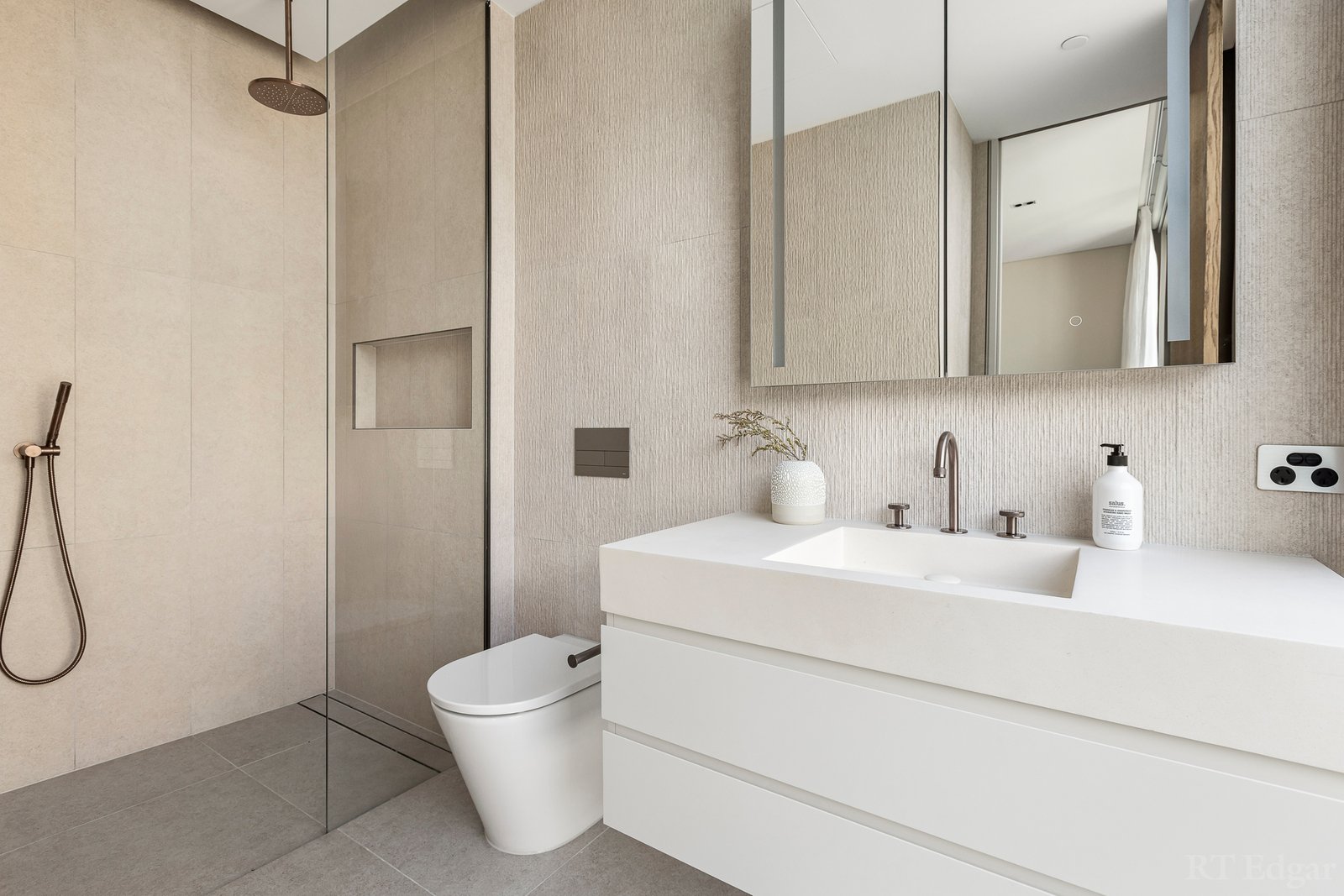 Real Estate and Property in 6/22 Tintern Avenue, Toorak, VIC