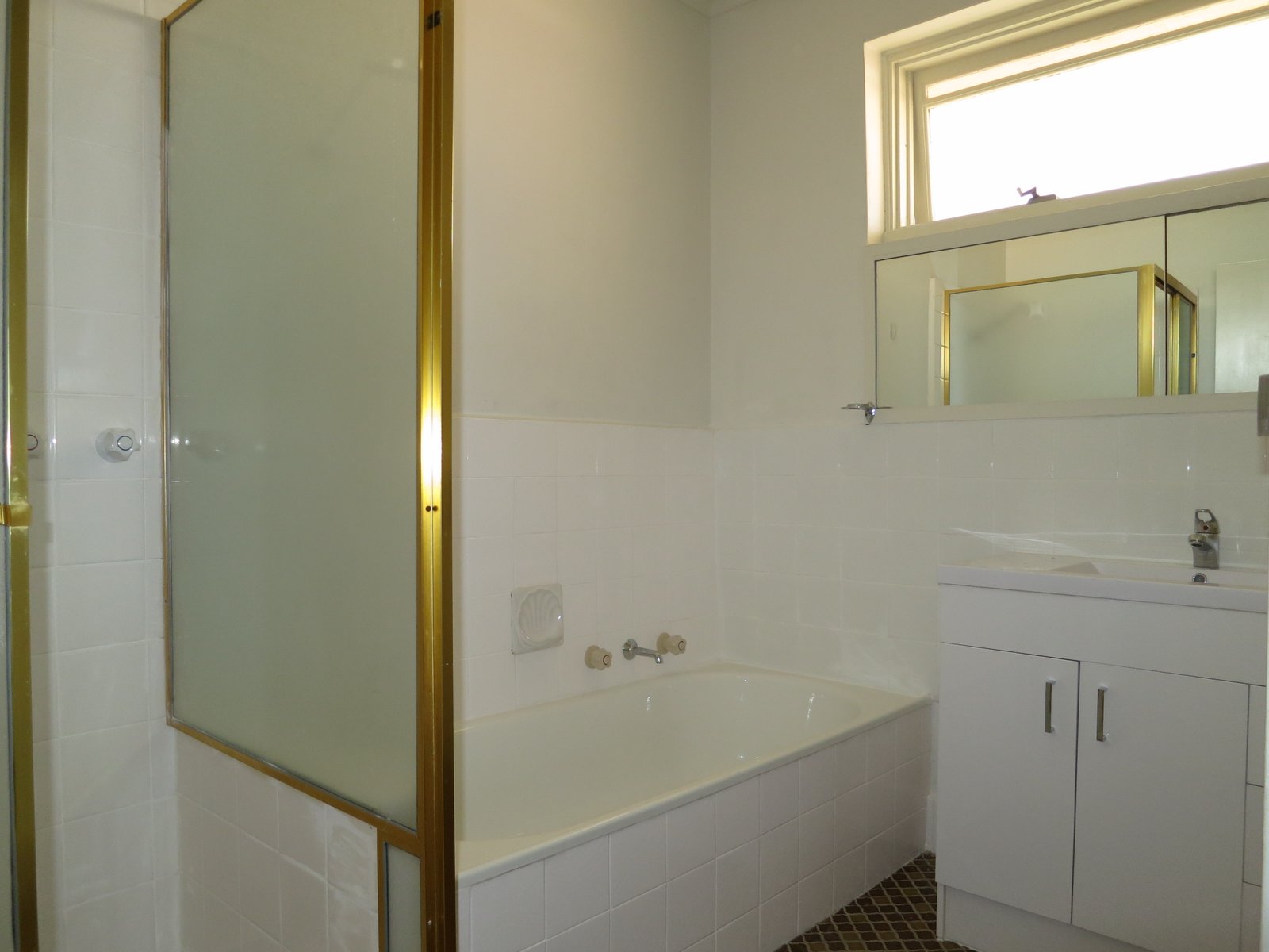 Gallery: 6/226 Inkerman Street