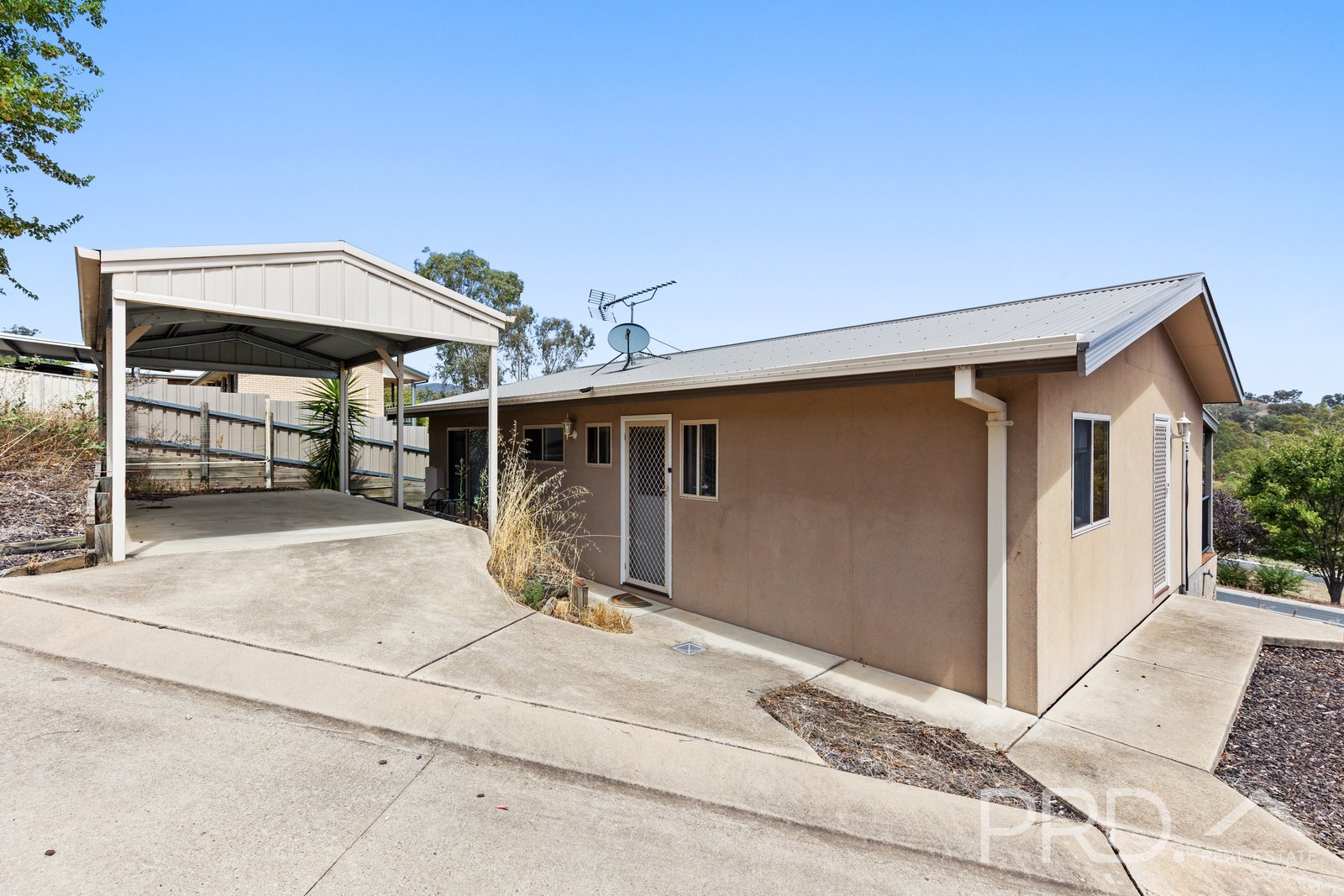 6/227 Wynyard Street TUMUT 13