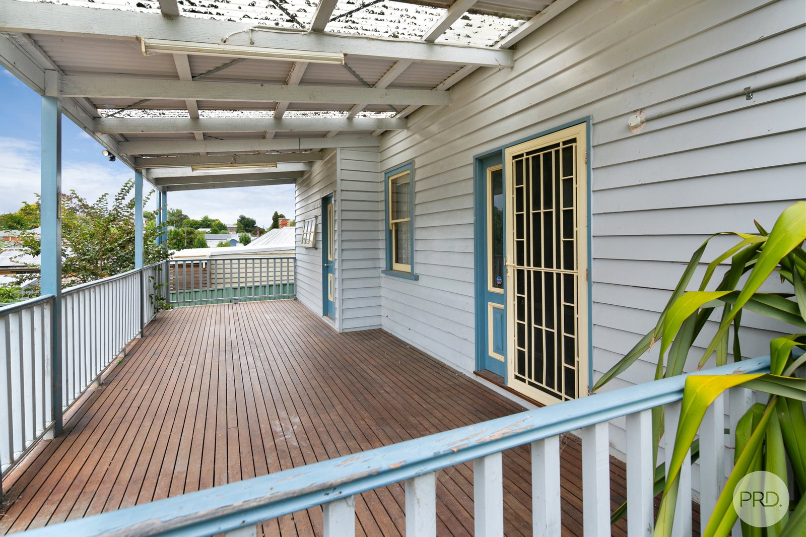 623 Bond Street GOLDEN POINT 3