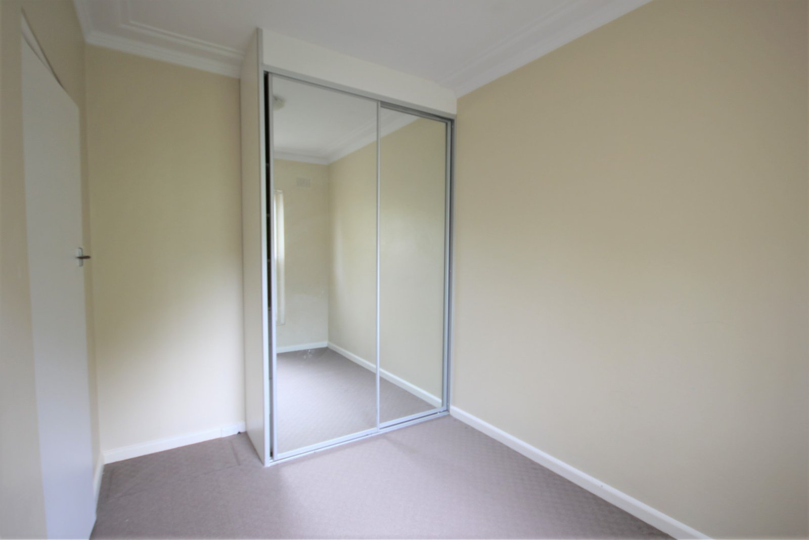 6/23 Hampton Court Road CARLTON 5