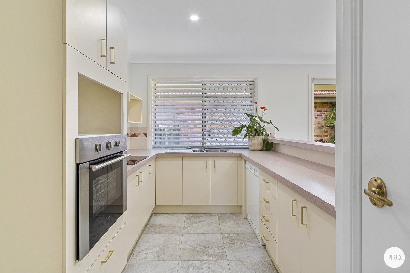 6/23 Tristan Court BENOWA 3