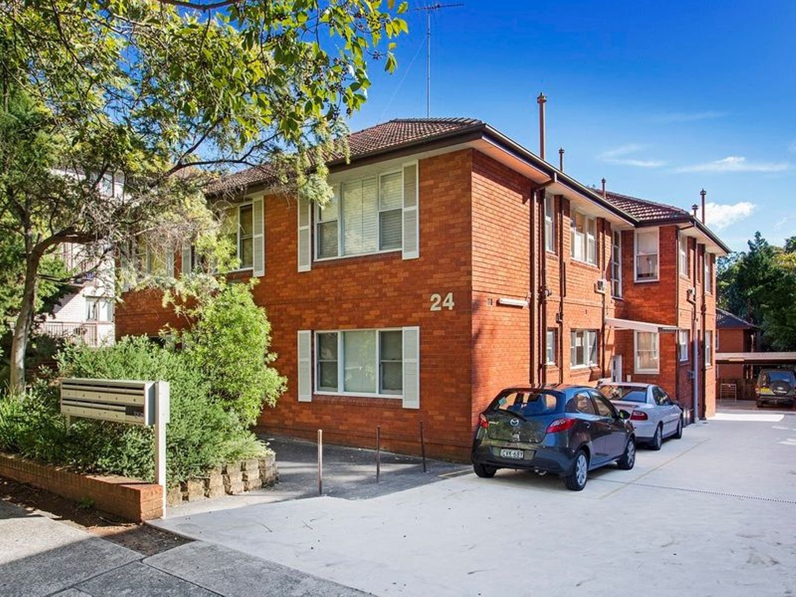 6/24 Oxford Street MORTDALE 1
