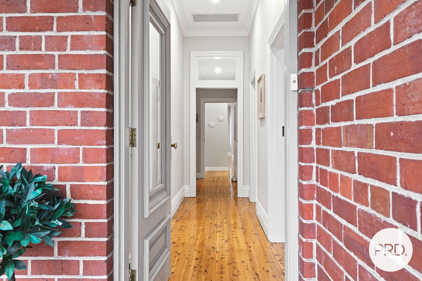 624 Stanley Street ALBURY 3