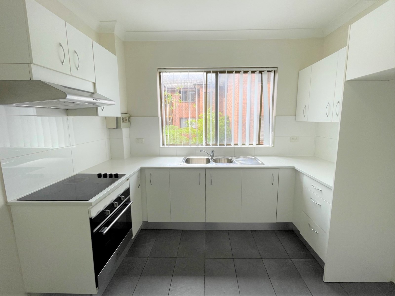 6/24 Subway Road ROCKDALE 2