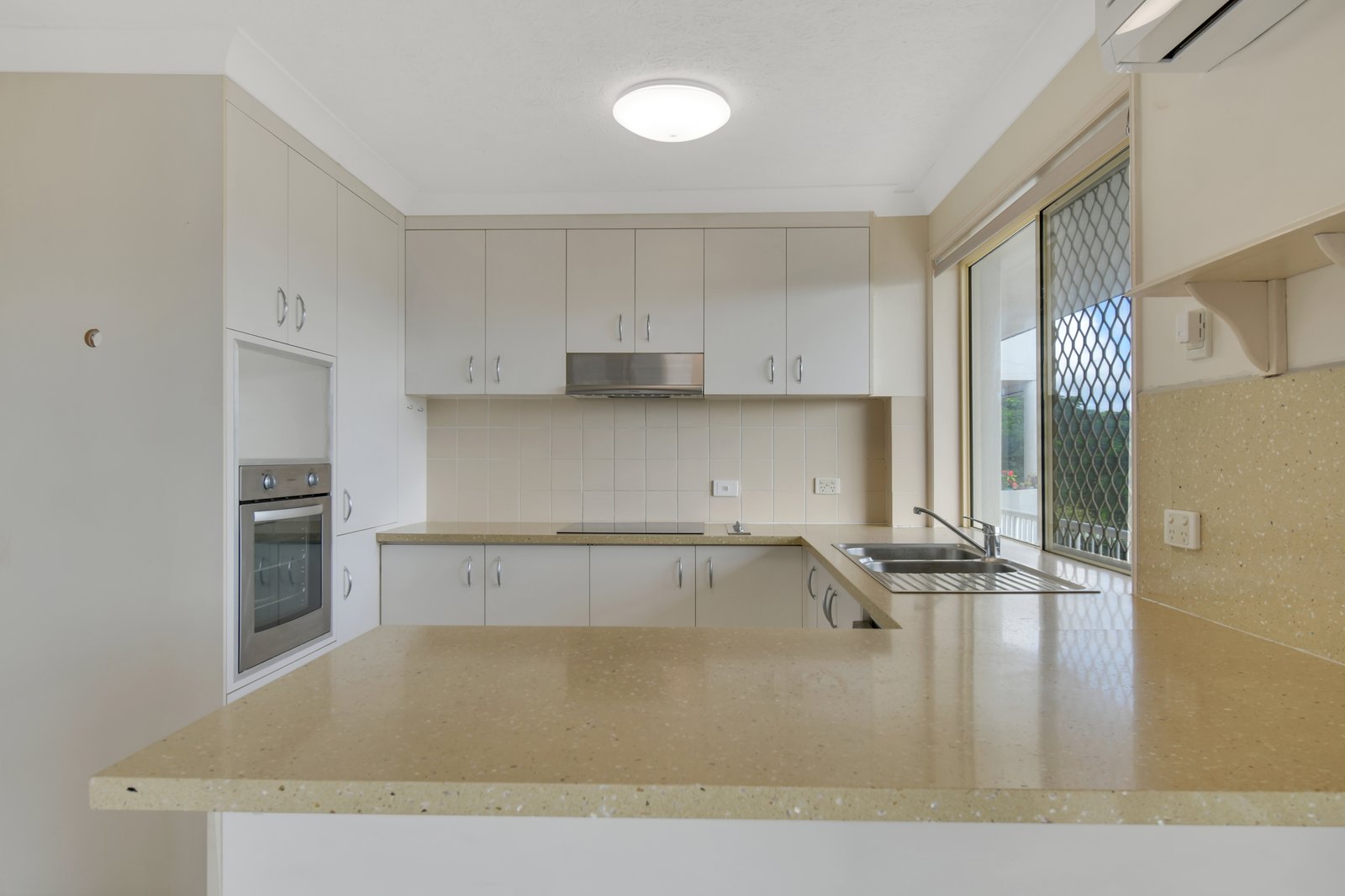 6/242 Marine Parade KINGSCLIFF 3