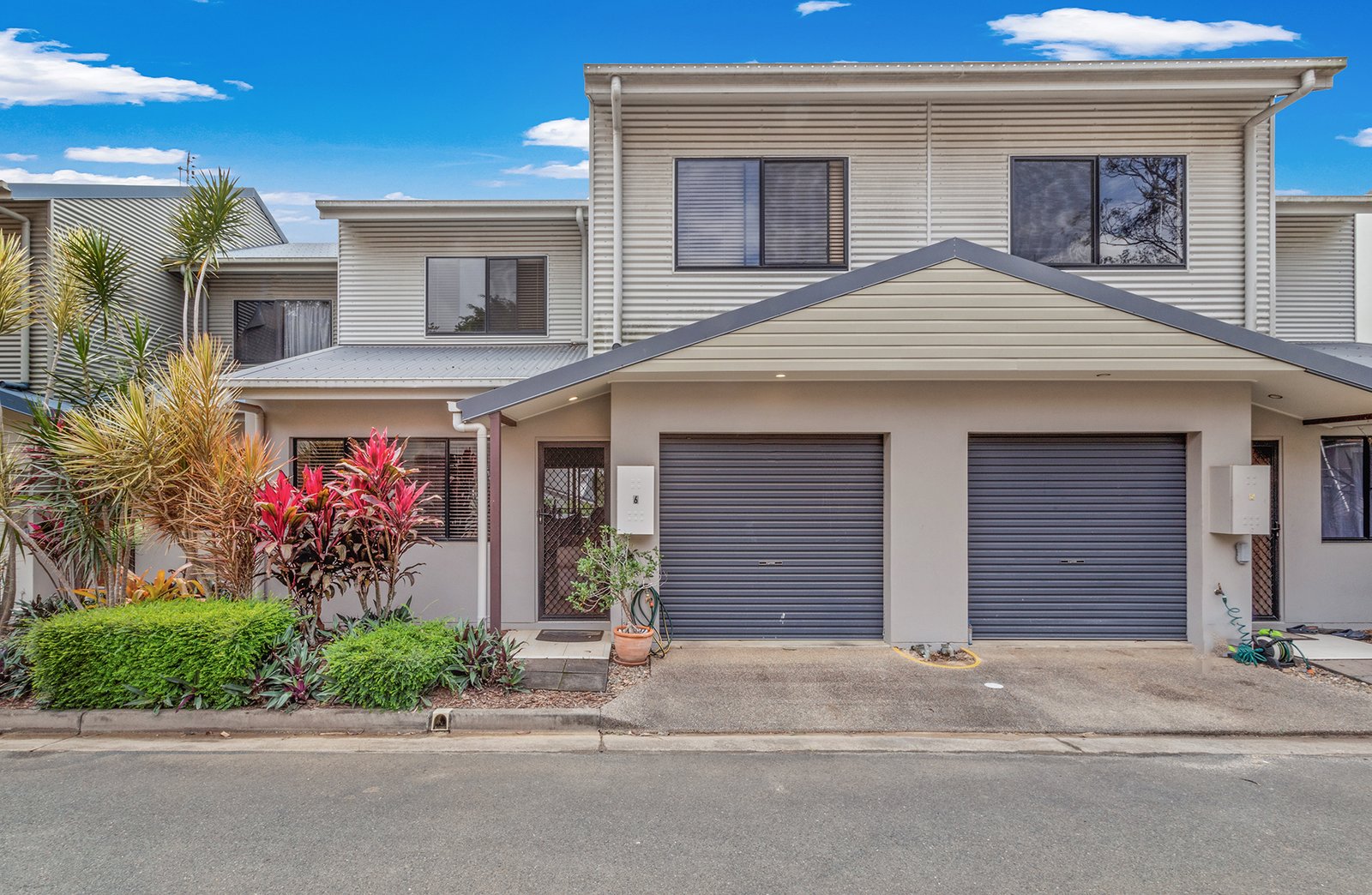 6/25 Abell Road CANNONVALE 2