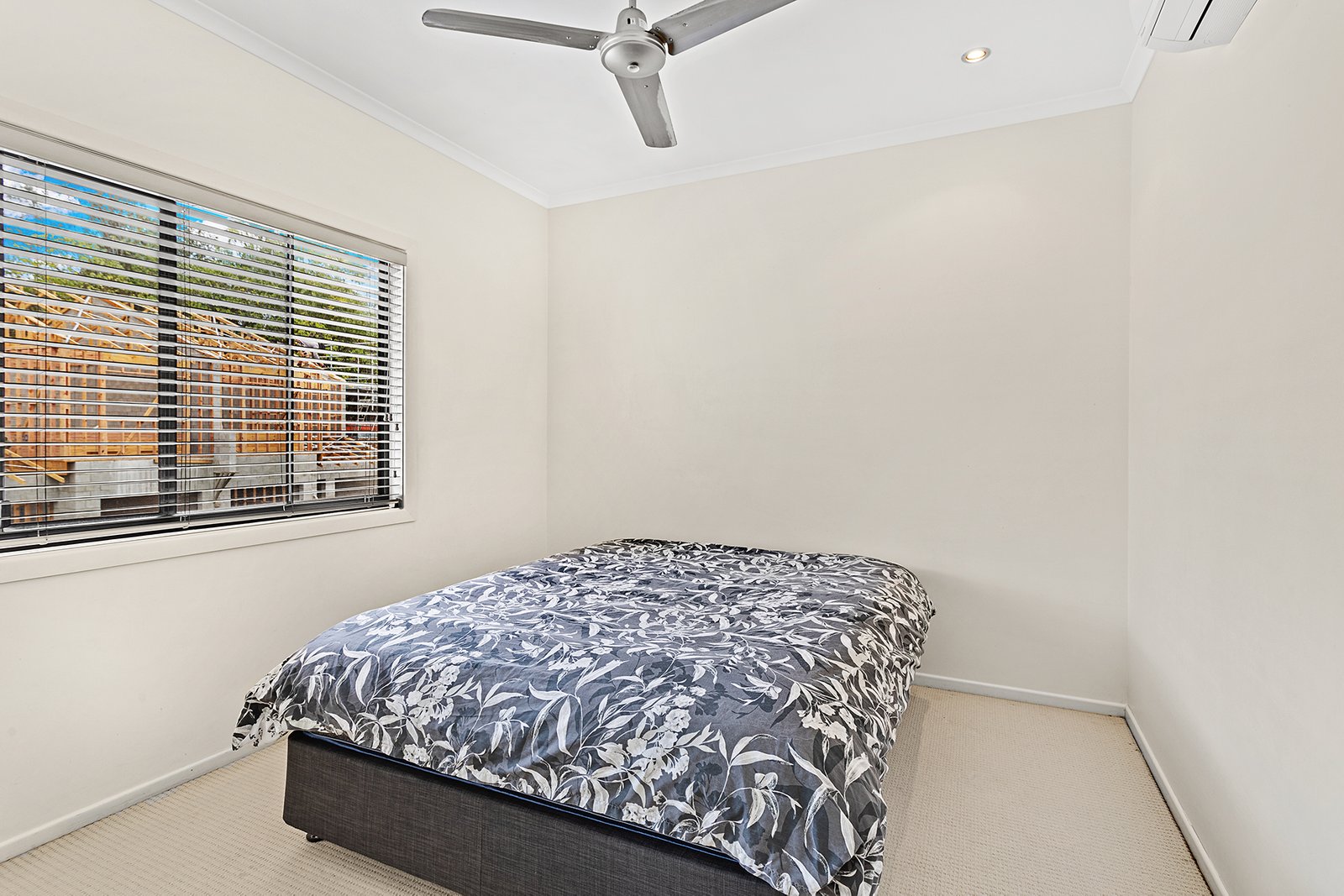 6/25 Abell Road CANNONVALE 11