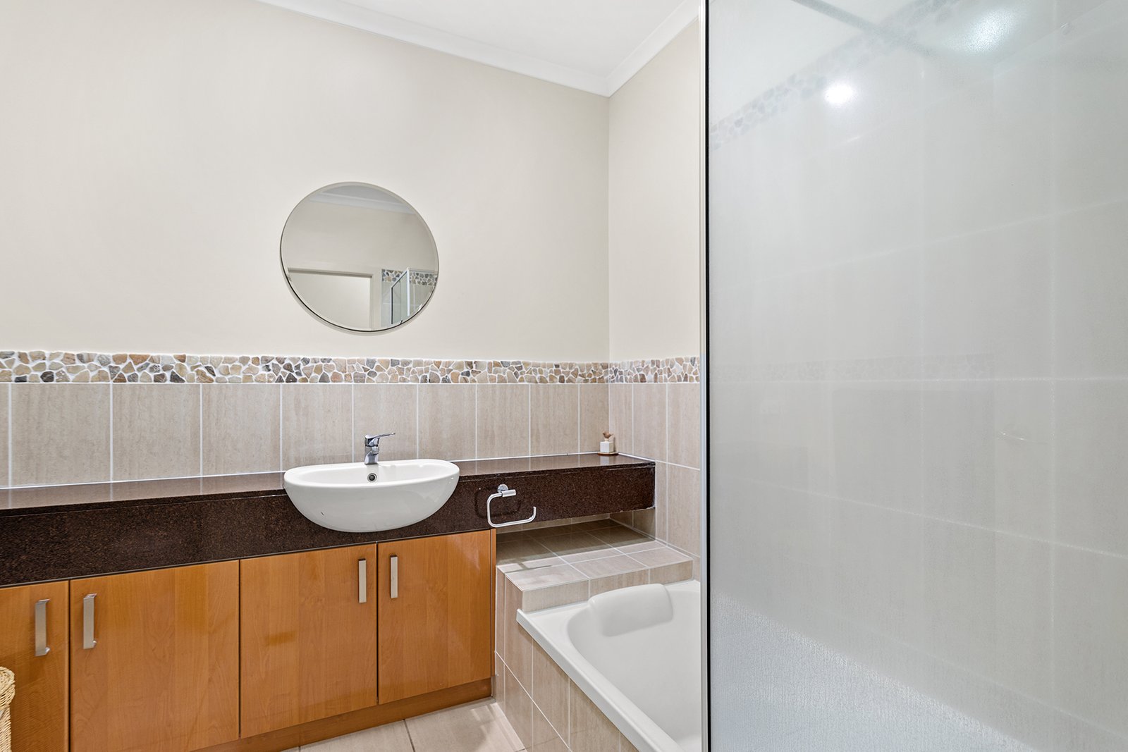 6/25 Abell Road CANNONVALE 13