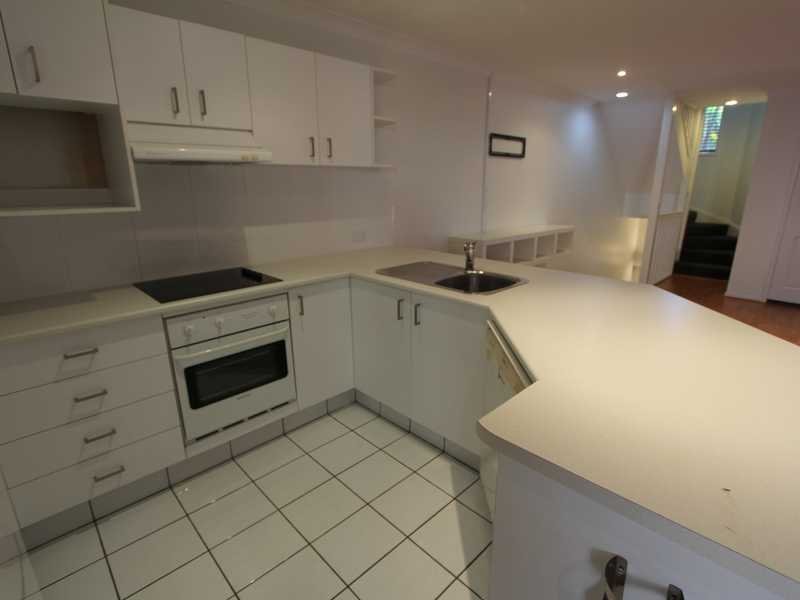 6/25 Loder Street BIGGERA WATERS 4