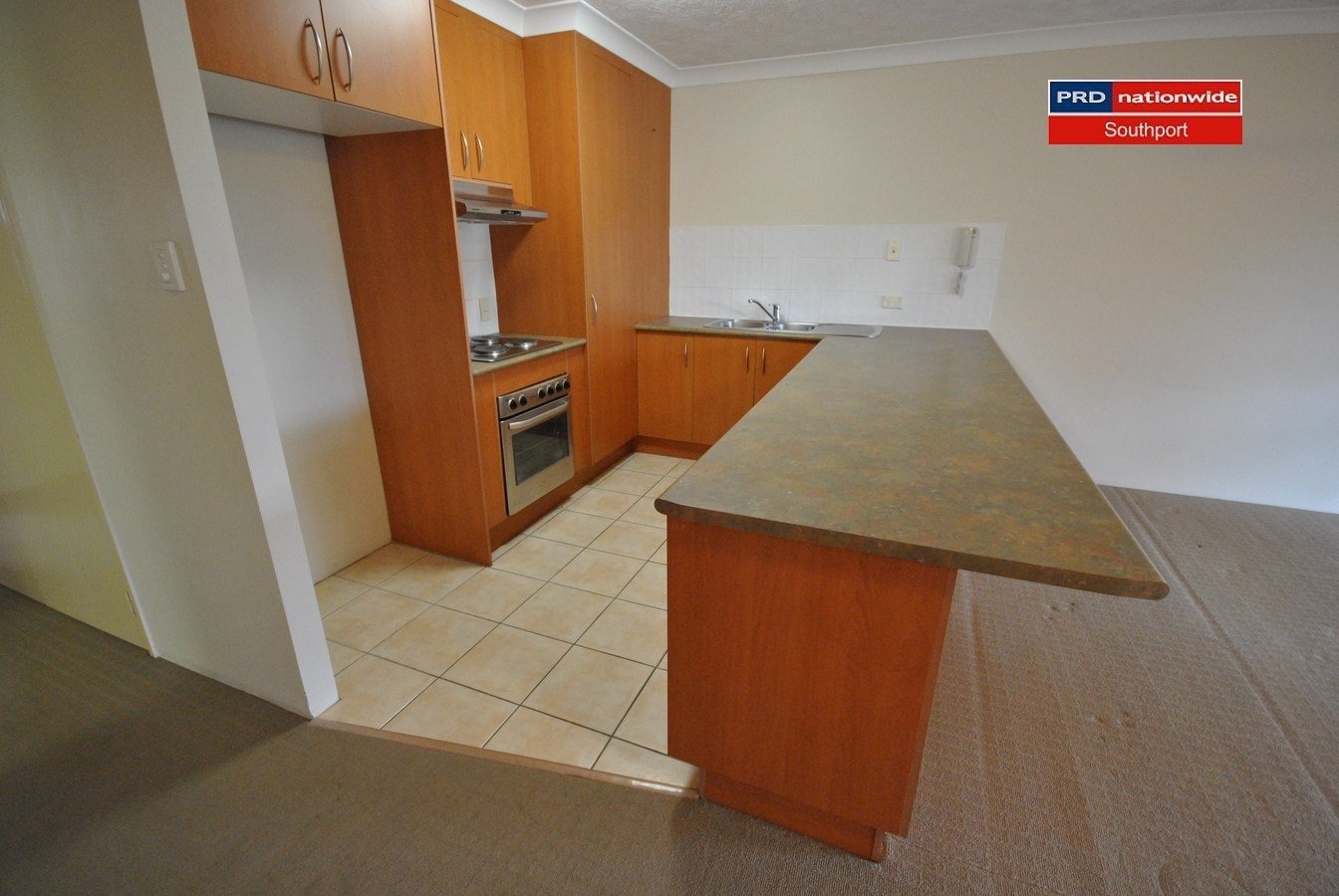 6/25 Walton Street SOUTHPORT 2